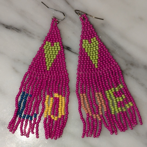 LOVE Earrings handmade beaded hot 🩷 pink 💚 - Picture 3 of 8